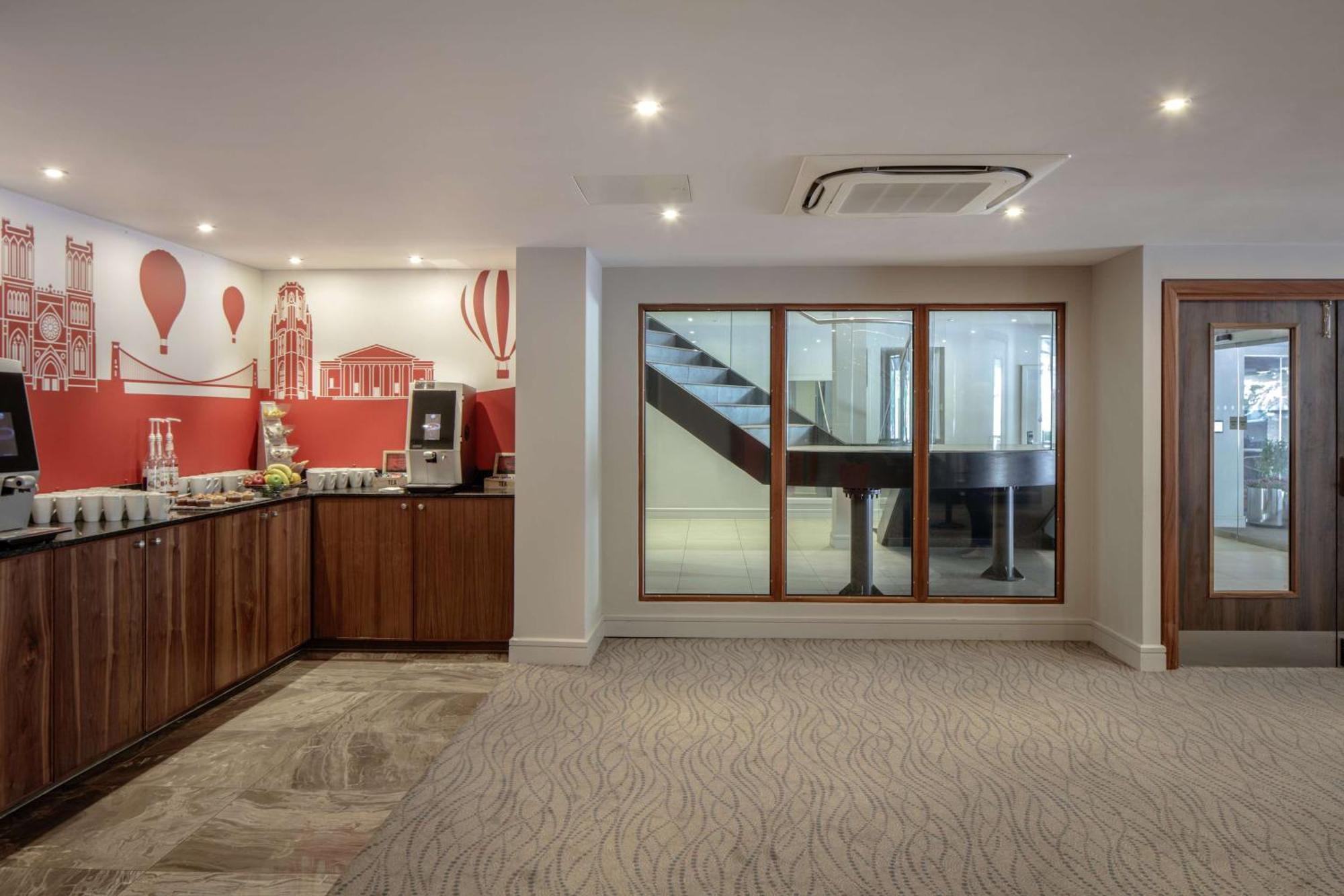 Doubletree By Hilton Bristol City Centre Zewnętrze zdjęcie