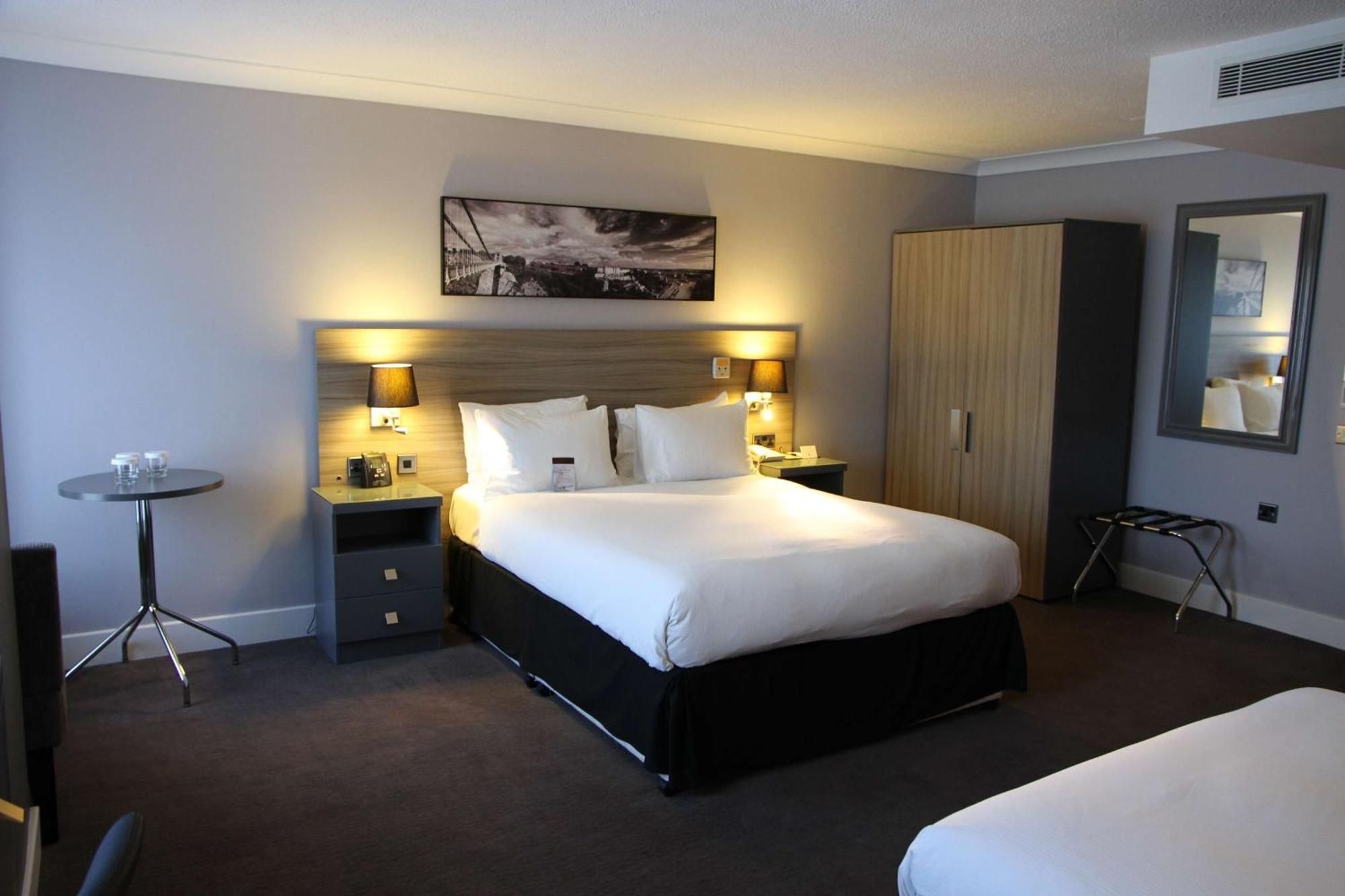 Doubletree By Hilton Bristol City Centre Zewnętrze zdjęcie
